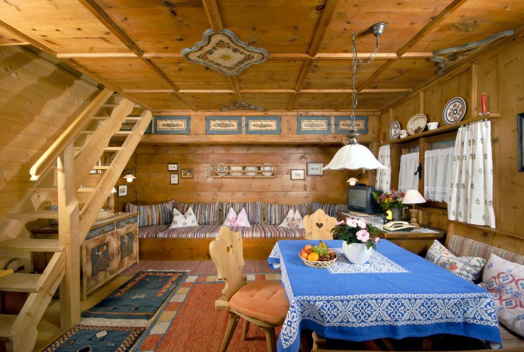 Ferienhaeuser Reither Almen Reith im Alpbachtal Chambre photo